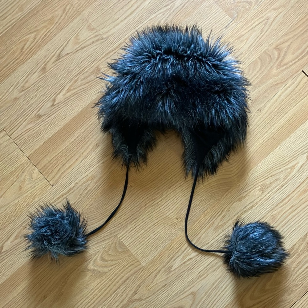 GAP Black Faux Fur Aviator Hat with Ear Flaps